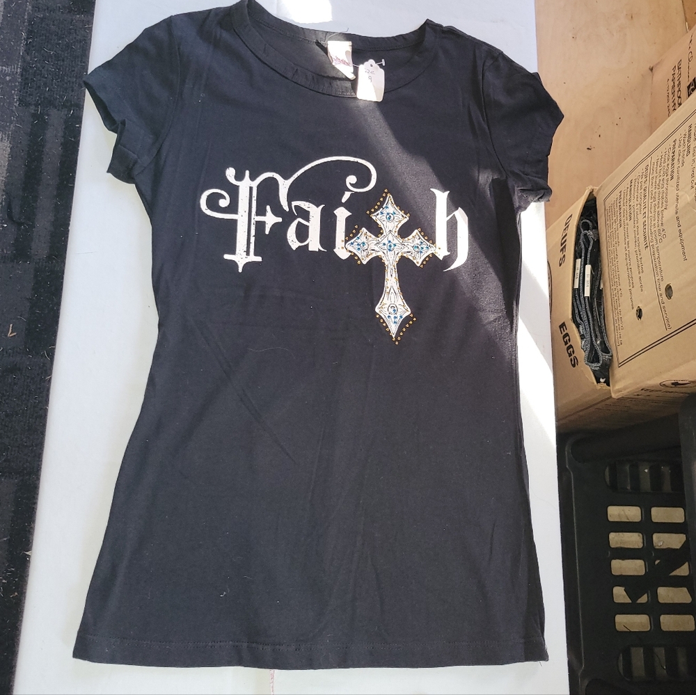 Black T-Shirt with Faith Cross Design Size XL